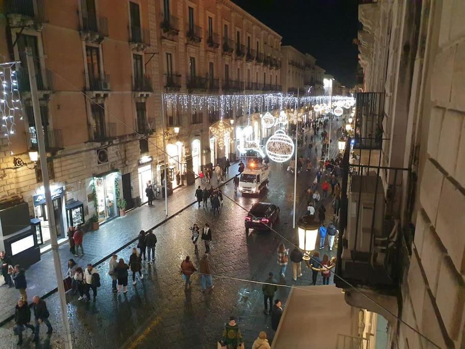 Stesicoro-Duomo Elegante Appartamento In Centro Катания Екстериор снимка